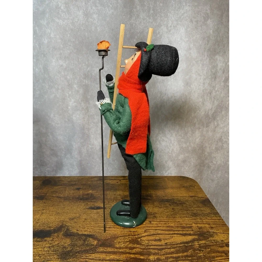 Byers Choice The Carolers Lamp Lighter Man with Ladder Torch Christmas Figure